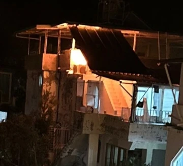 Hatay&rsquo;da klima &uuml;nitesinde &ccedil;ıkan yangın korkuttu
