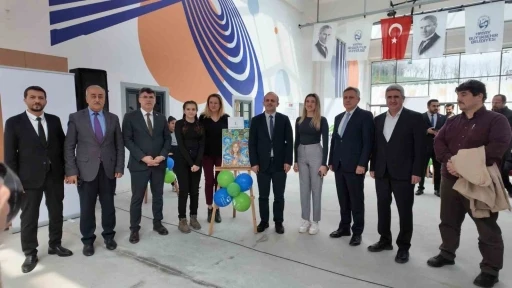 Hatay&rsquo;da k&uuml;&ccedil;&uuml;k ressamlar tuvallerinde suyu anlattı
