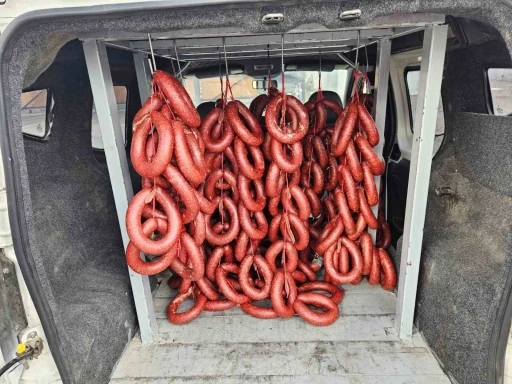 Hatay’da menşei belirsiz 120 kilogram sucuğa el konuldu
