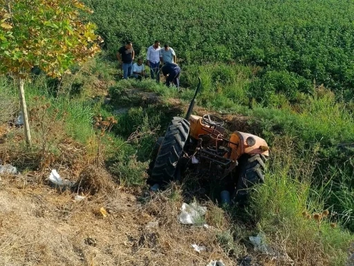 Hatay’da otomobille, traktör çarpıştı: 3 yaralı
