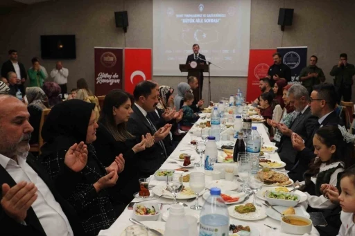 Hatay&rsquo;da şahit aileleri ve gaziler iftar sofrasında buluştu
