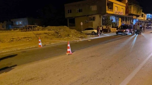 Hatay&rsquo;da silahlı kavga kamerada: 2 yaralı
