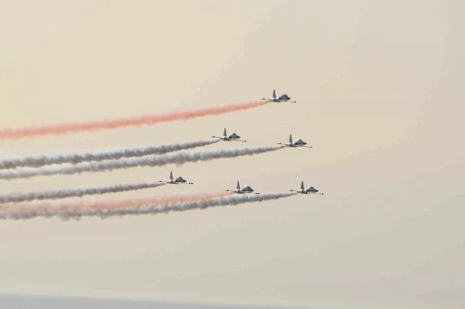 Hatay’da Türk Yıldızları’nın gösterisi hayran bıraktı
