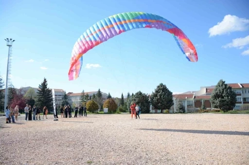 Havacılık sekt&ouml;r&uuml; uzmanları &ouml;ğrencilerle bir araya geldi
