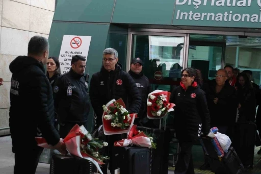 Havalı Silahlar Avrupa Şampiyonası&rsquo;nı 7 madalyayla tamamlayan milli sporcular yurda d&ouml;nd&uuml;
