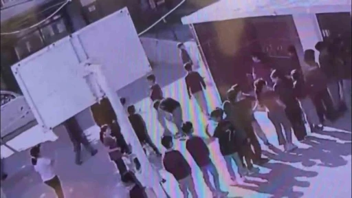Havu&ccedil; yerken nefes alamayan &ouml;ğrenciyi, &ouml;ğretmeni Heimlich manevrasıyla hayata tutundurdu
