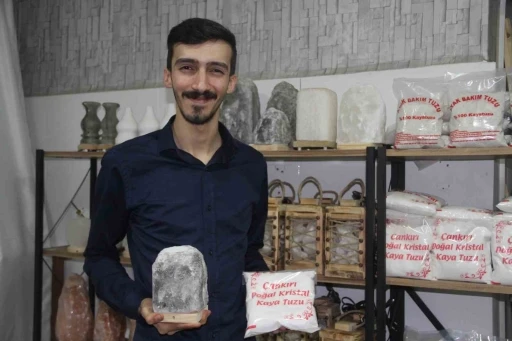 Hayalindeki işi kurdu, Çankırı kaya tuzunu Türkiye’ye pazarlıyor
