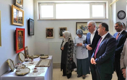 Hayat Boyu Öğrenme Haftası etkinlikleri el sanatları sergisiyle sona erdi
