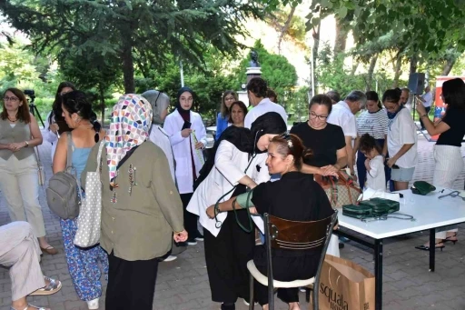 Hayata Dokunanlar Topluluğundan Sağlık taraması ve İlk yardım eğitimi
