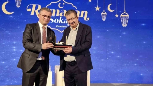 Hayati İnanç’tan mutluluğun tarifi: &quot;Mutluluk ancak ibadette var&quot;
