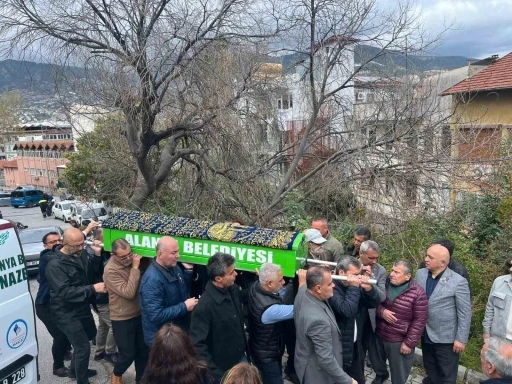 Hayatını kaybeden gazeteci Fazıl Tun&ccedil; son yolculuğuna uğurlandı
