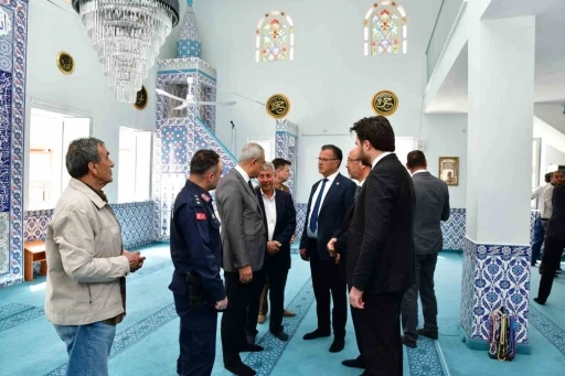 Hayırseverin yaptırdığı cami dualarla açıldı
