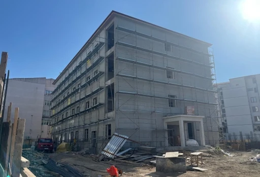 Hayrabolu’da 12 sınıflı okulun inşaatı sürüyor
