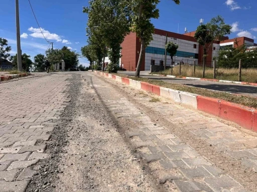 Hayrabolu&rsquo;da bakımsız hastane yolu vatandaşları mağdur ediyor
