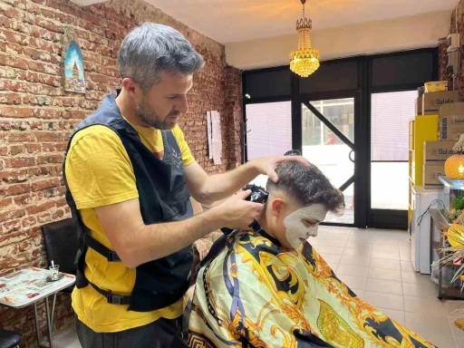 Hayrabolu’da Kurban Bayramı öncesi berberlerde yoğunluk başladı
