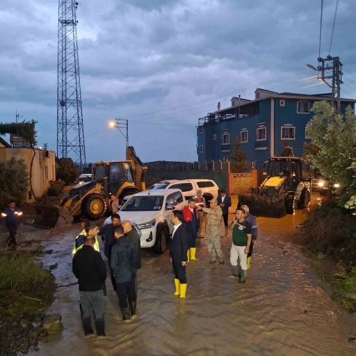 HBB&rsquo;den yoğun yağışa karşı sahada anında m&uuml;dahale
