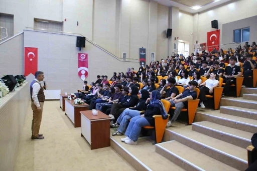 HBB &ouml;ğrencileri sınavda s&uuml;recinde yalnız bırakmıyor
