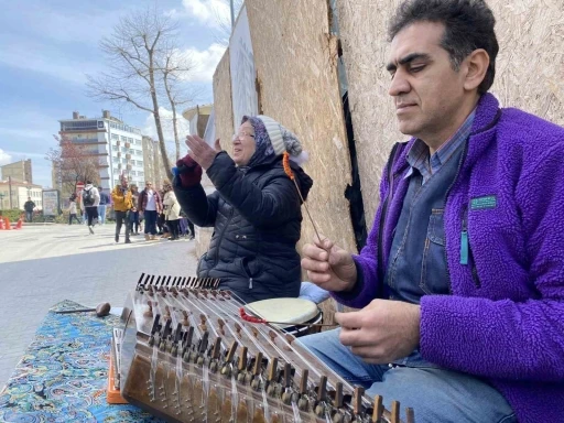 Hem unutkanlığına &ccedil;are buldu, hem de hayallerini ger&ccedil;ekleştirdi
