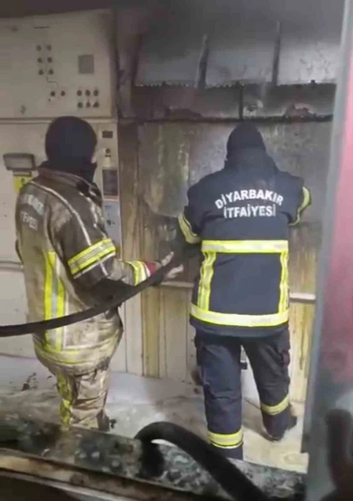 HES&rsquo;teki yangın itfaiye ekiplerince s&ouml;nd&uuml;r&uuml;ld&uuml;
