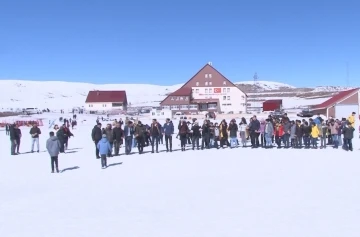 Hesarek Kayak Merkezi’ni 5 haftada 40 bin kişi ziyaret etti
