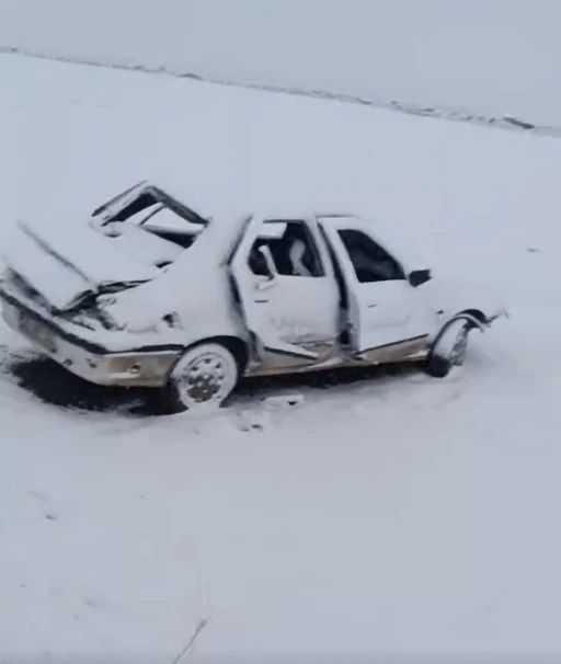 Hilvan&rsquo;da kar nedeniyle trafik kazası: 3 yaralı
