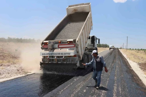 Hilvan kırsalında karayolları standartlarında yol
