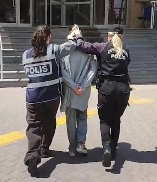 &lsquo;Hırsızlık&rsquo; su&ccedil;undan 13 yıl kesinleşmiş hapis cezası bulunan kadın yakalandı
