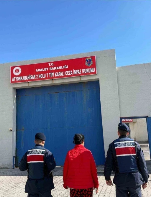 Hırsızlık su&ccedil;undan 20 yıl 9 ay hapis cezasıyla aranan şahıs yakalandı
