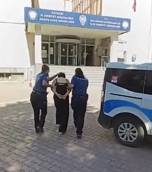 ’Hırsızlık’ suçundan aranan kadın yakalandı
