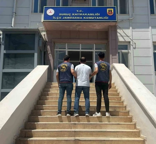 Hırsızlık su&ccedil;undan aranan şahıs yakalandı
