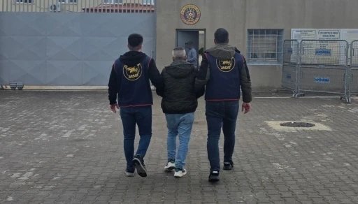 Hırsızlık su&ccedil;undan kesinleşmiş cezayla aranan şahıs yakalandı
