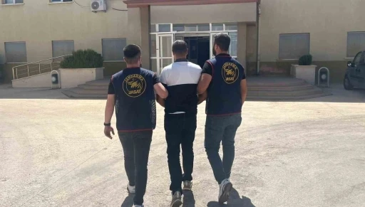 Hırsızlık suçundan kesinleşmiş hapis cezasıyla aranan şahıs yakalandı
