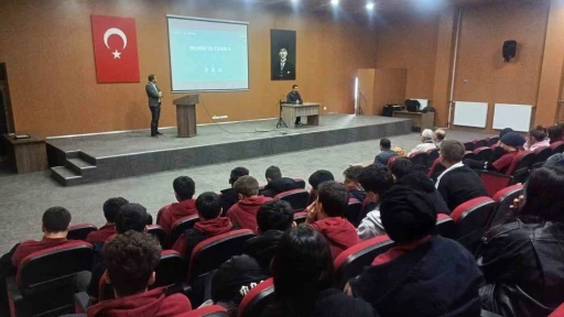 Hisarcık 15 Temmuz Şehitleri Anadolu Lisesi&rsquo;nde "İklim Değişikliği" Konferansı
