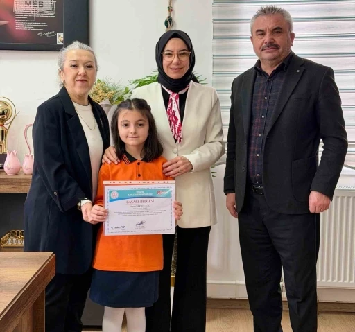 Hisarcık Atat&uuml;rk İlkokulu &ouml;ğrencisi resim yarışmasında il &uuml;&ccedil;&uuml;nc&uuml;s&uuml; oldu
