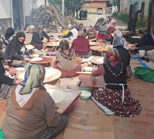 Hisarcık Cumhuriyet mahallesi kadınlarından g&ouml;zleme hayrı
