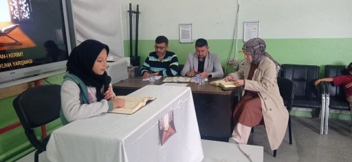 Hisarcık Kutluhallar İlk-Ortaokulu’nda Kur’an-ı Kerimi güzel okuma yarışması
