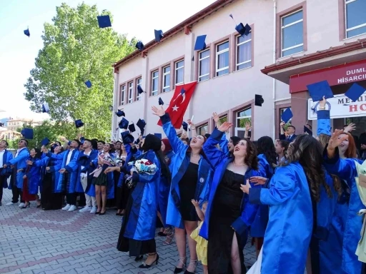 Hisarcık MYO’da mezuniyet heyecanı
