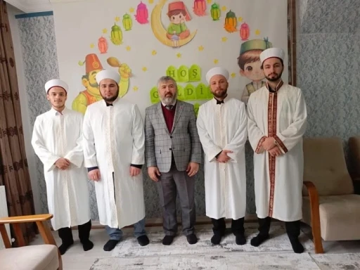 Hisarcık&rsquo;ta 4 yeni din g&ouml;revlisine c&uuml;bbe ve sarık giydirildi
