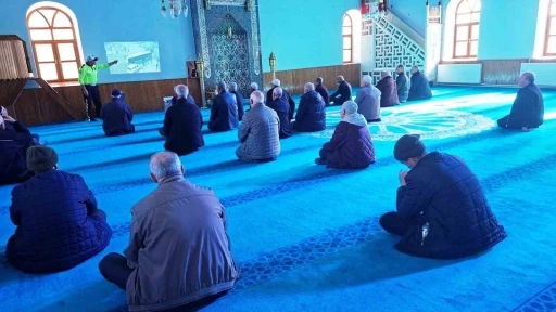 Hisarcık&rsquo;ta cami cemaatine trafik eğitimi
