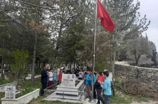 Hisarcık’ta minik öğrenciler şehitleri unutmadı
