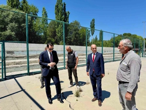 Hisarcık&rsquo;ta okul spor alanları yenileniyor
