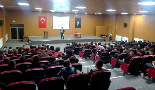 Hisarcık’ta &quot;Eğitimde Rol Modeller&quot; adlı konferans

