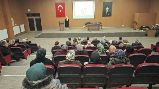 Hisarcık&rsquo;ta "Sağlıklı Ailede Roller ve İlişkiler" başlıklı konferans
