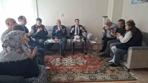 Hisarcık&rsquo;ta şehit ailesi ve gazilere bayram ziyareti
