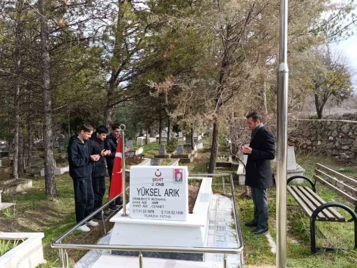 Hisarcık&rsquo;ta Şehit Y&uuml;ksel Arık dualarla anıldı
