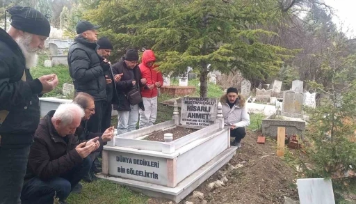 Hisarlı Ahmet, vefatının 42. yılında dualarla anıldı
