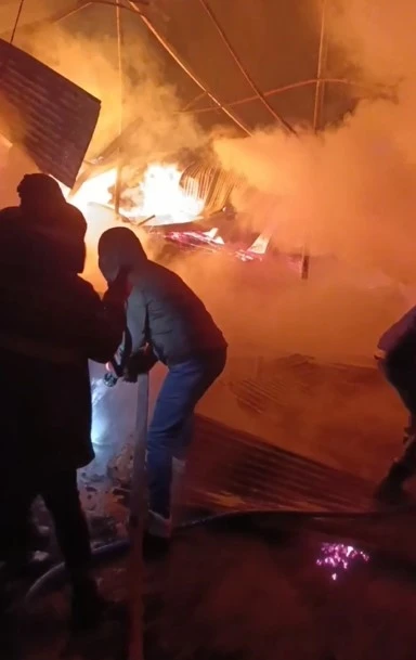 Hizan&rsquo;da dip&ccedil;ik &uuml;retim at&ouml;lyesinde yangın
