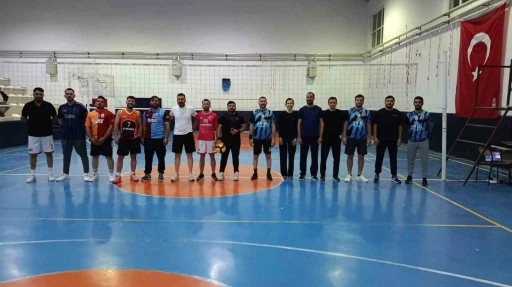 Hocalar&rsquo;da voleybol turnuvası final heyecanı
