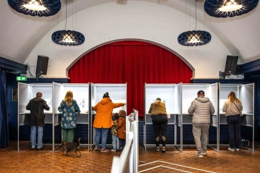 Hollanda’daki parlamento seçimlerini resmi olmayan sonuçlara göre D66 partisi kazandı