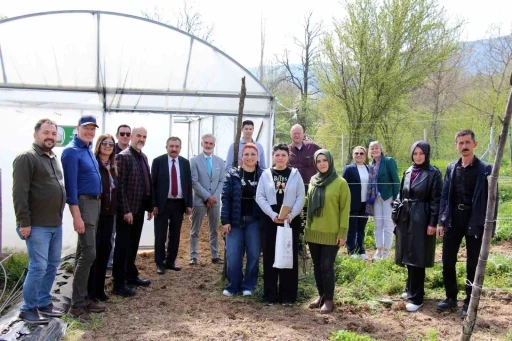 Hollandalı Heyet, K&uuml;tahya&rsquo;da blueberry yatırımları i&ccedil;in incelemelerde bulundu
